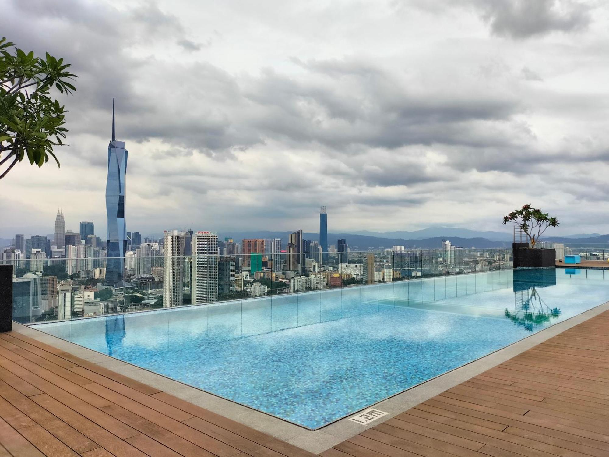 Riveria With Sky Pool And Fitness Kl Sentral Kuala Lumpur