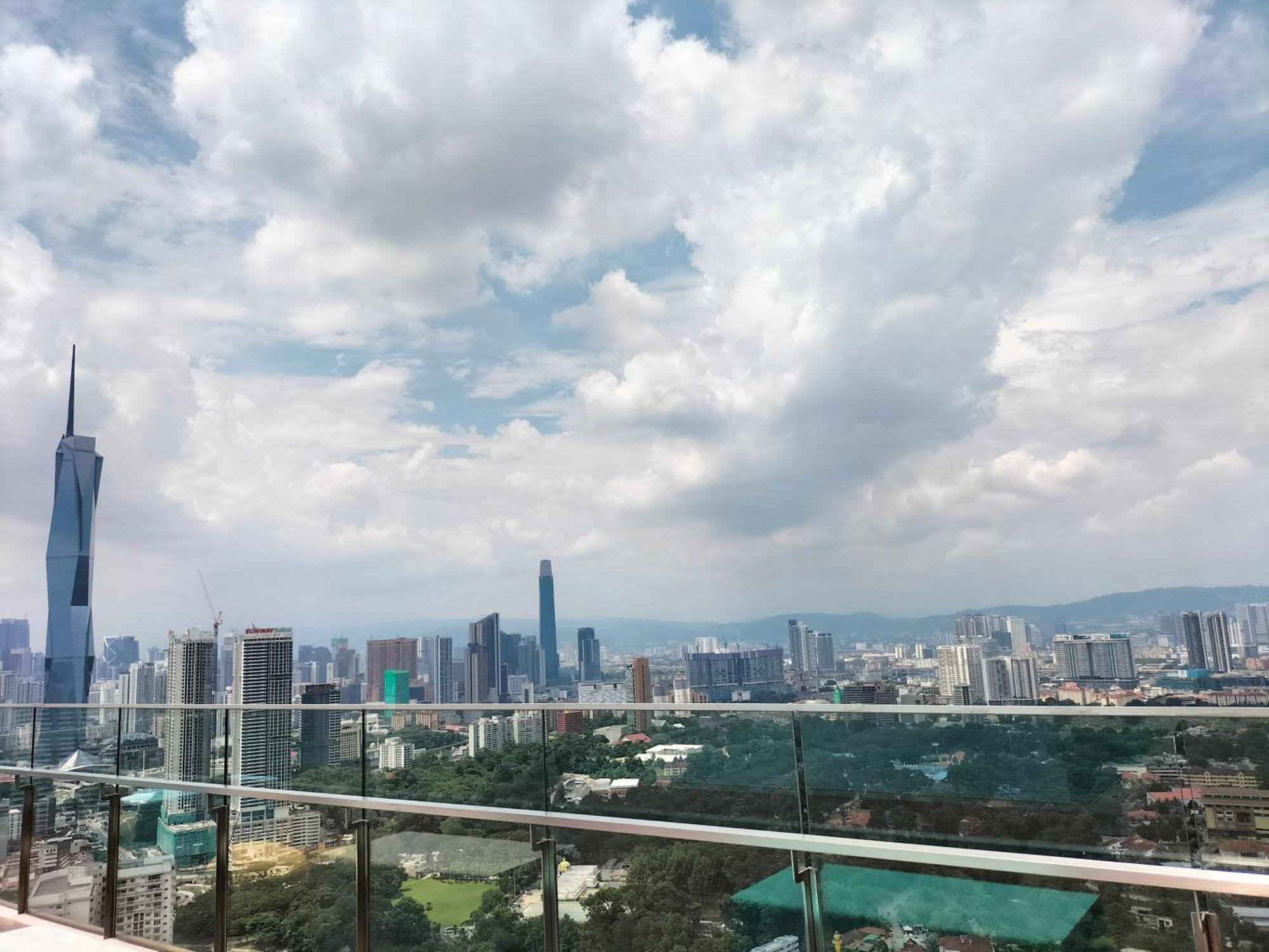 Apartment Riveria With Sky Pool And Fitness Kl Sentral *
