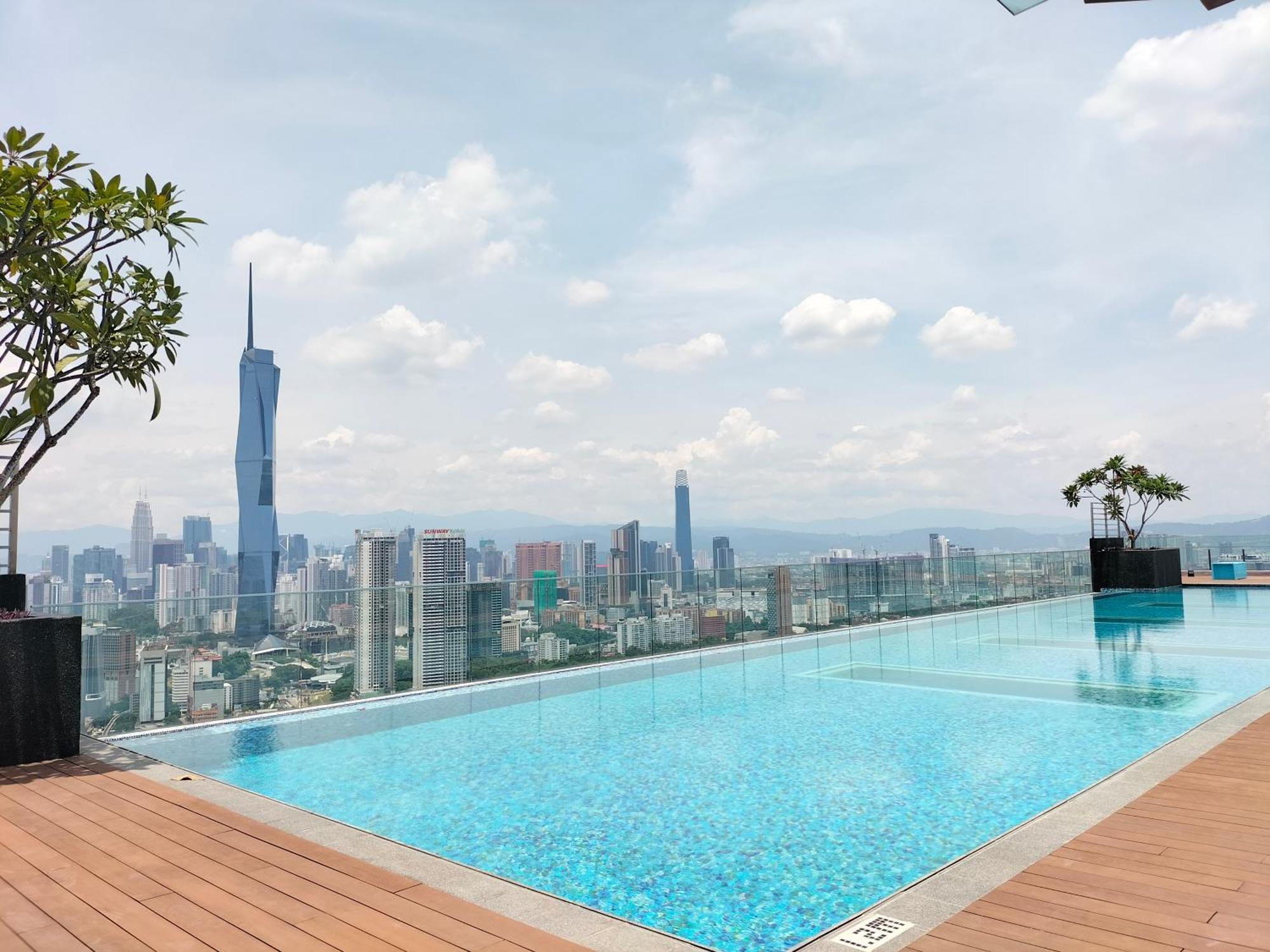Riveria With Sky Pool And Fitness Kl Sentral