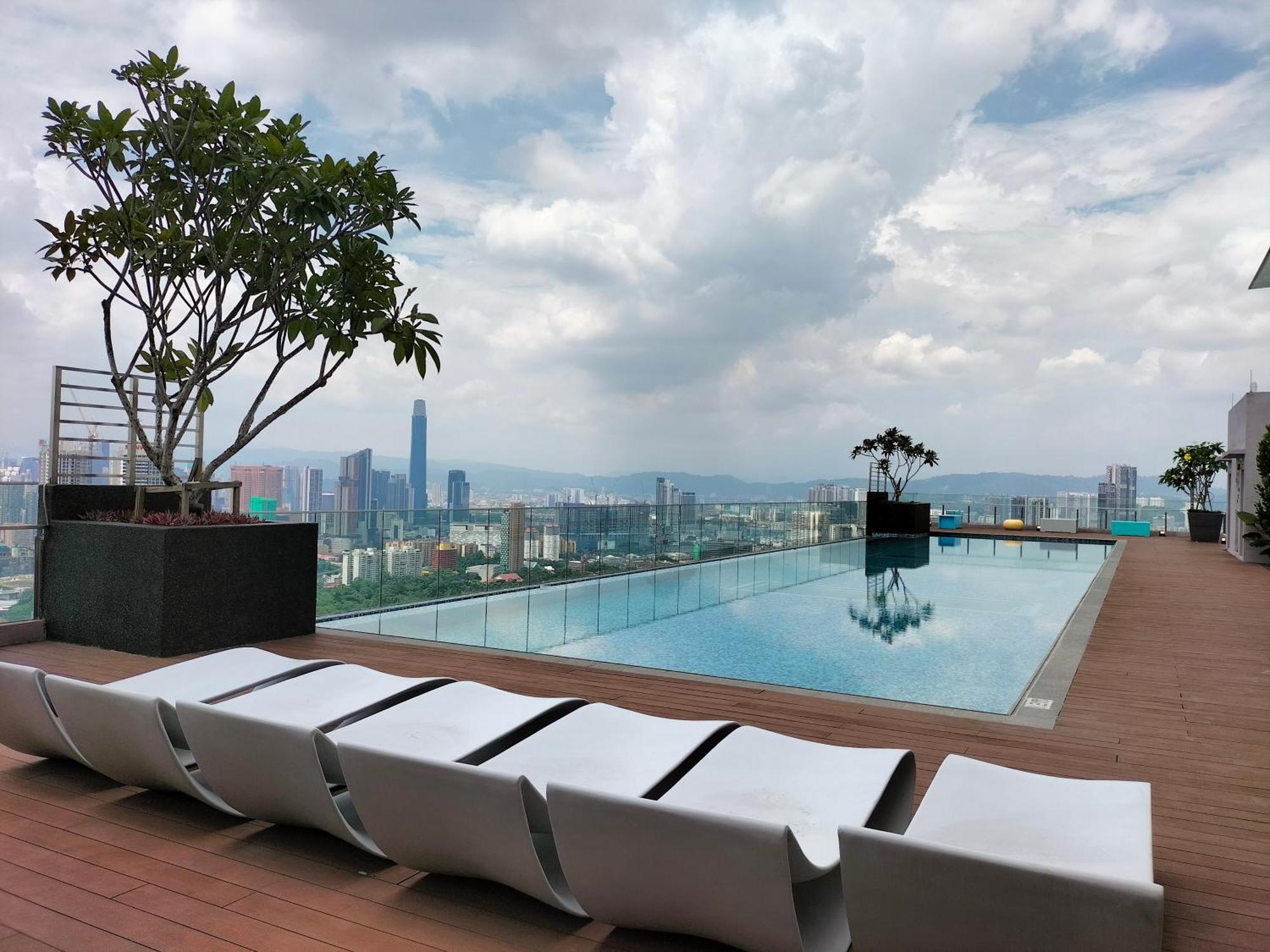 Apartment Riveria With Sky Pool And Fitness Kl Sentral